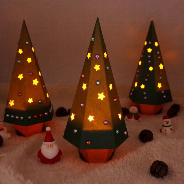 [산타가 준비한 크리스마스 기획전]뜯어만들기! 반짝반짝 트리 무드등 만들기